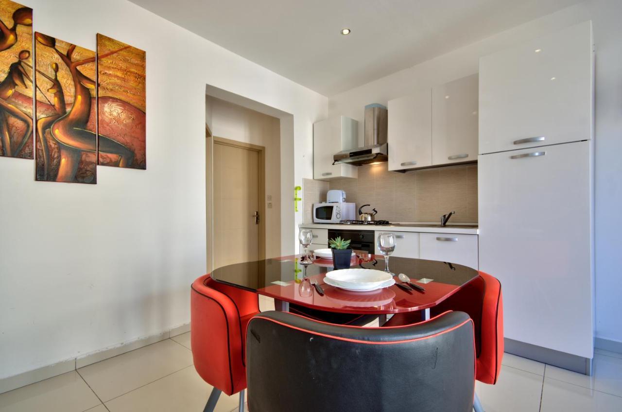 Sapphire Court 2 Bedroom Apartments By Shortletsmalta Sliema Bagian luar foto
