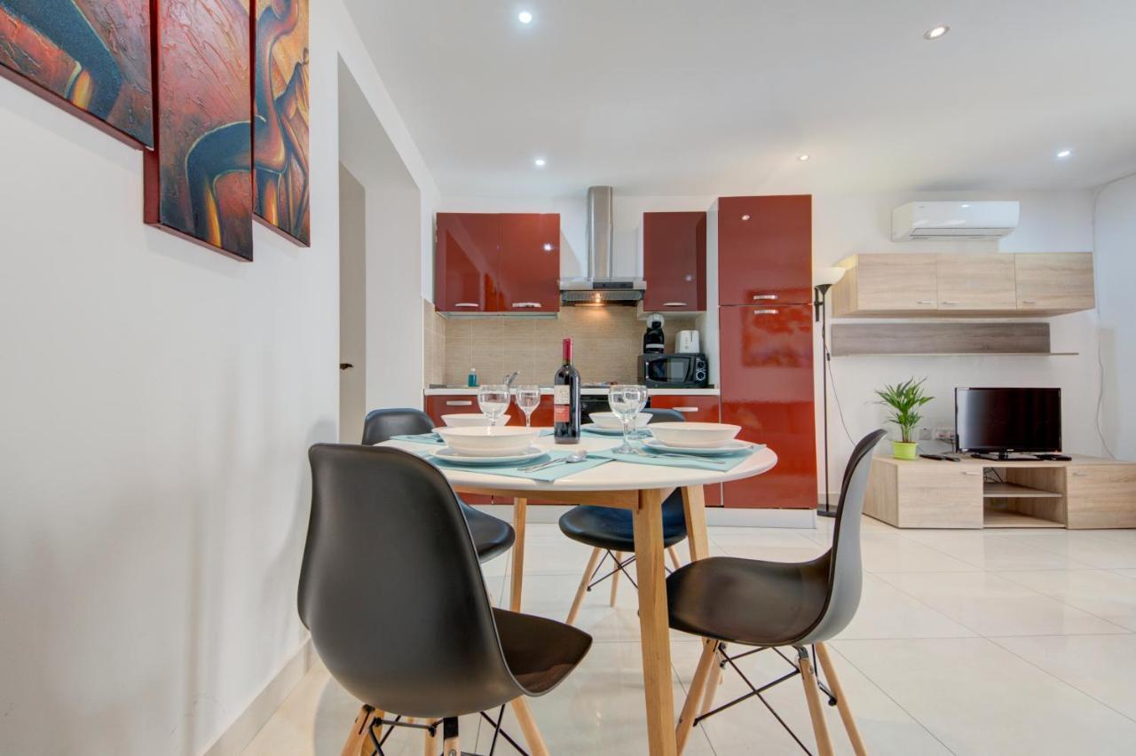 Sapphire Court 2 Bedroom Apartments By Shortletsmalta Sliema Bagian luar foto