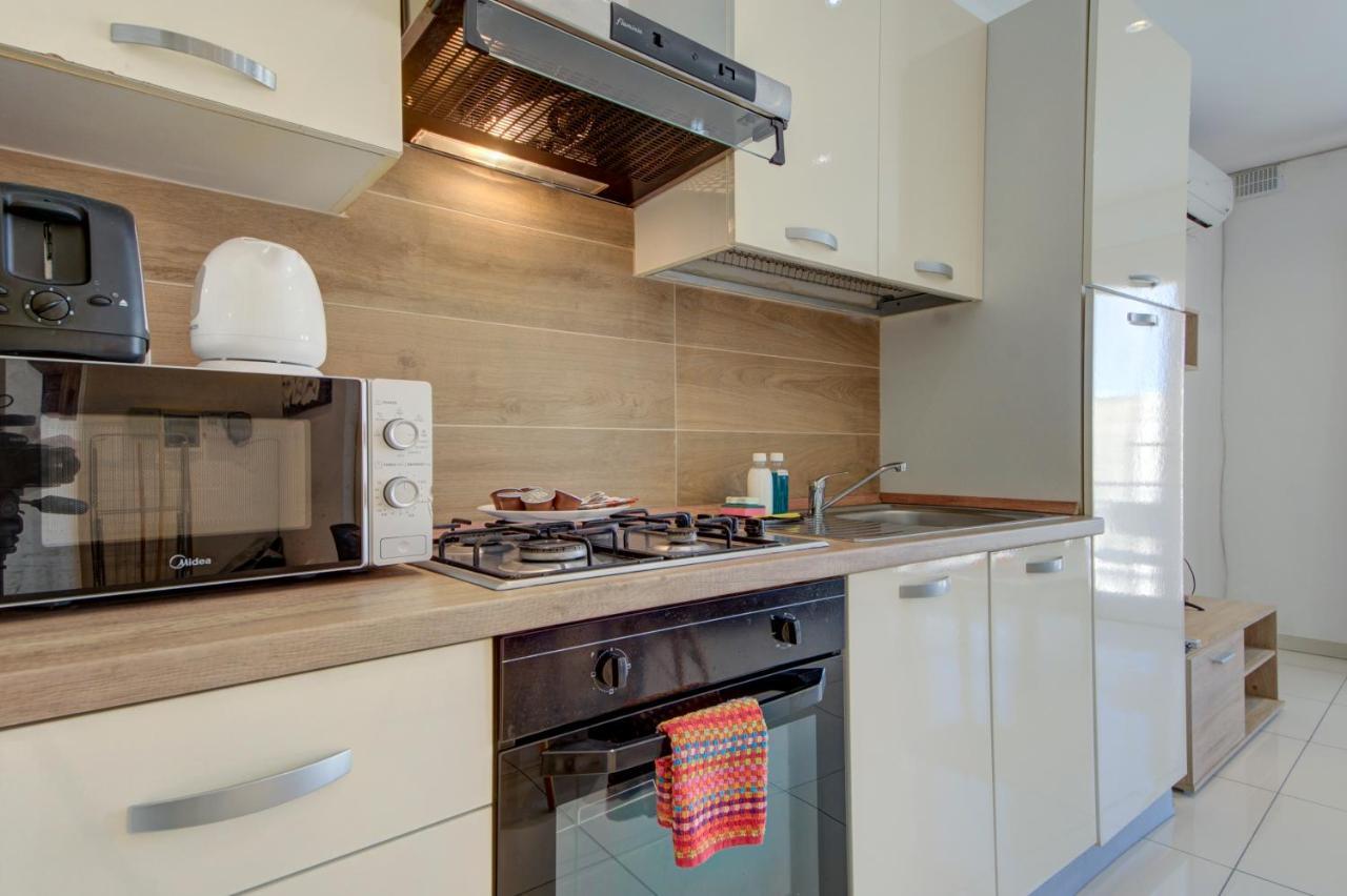 Sapphire Court 2 Bedroom Apartments By Shortletsmalta Sliema Bagian luar foto