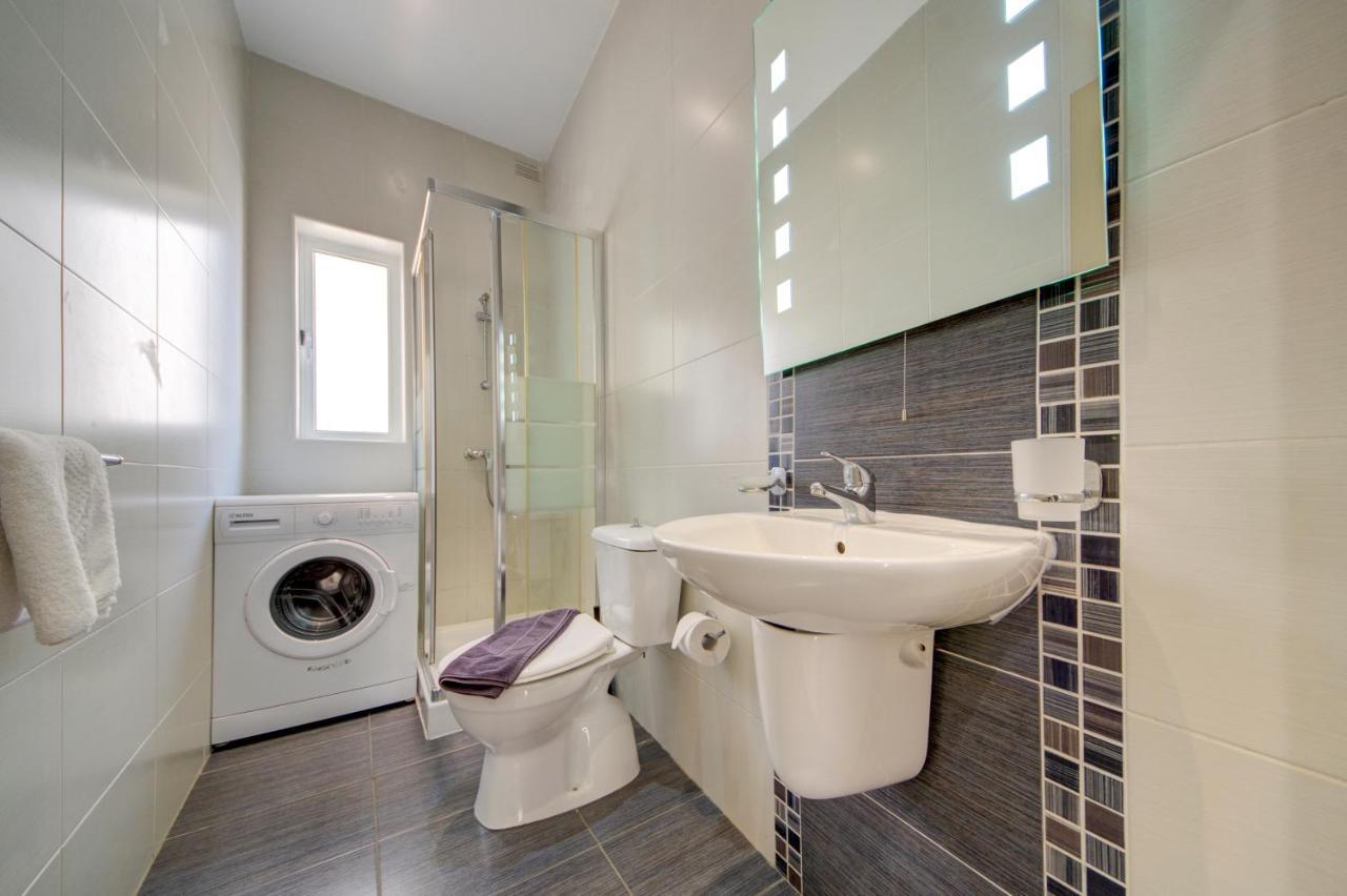 Sapphire Court 2 Bedroom Apartments By Shortletsmalta Sliema Bagian luar foto
